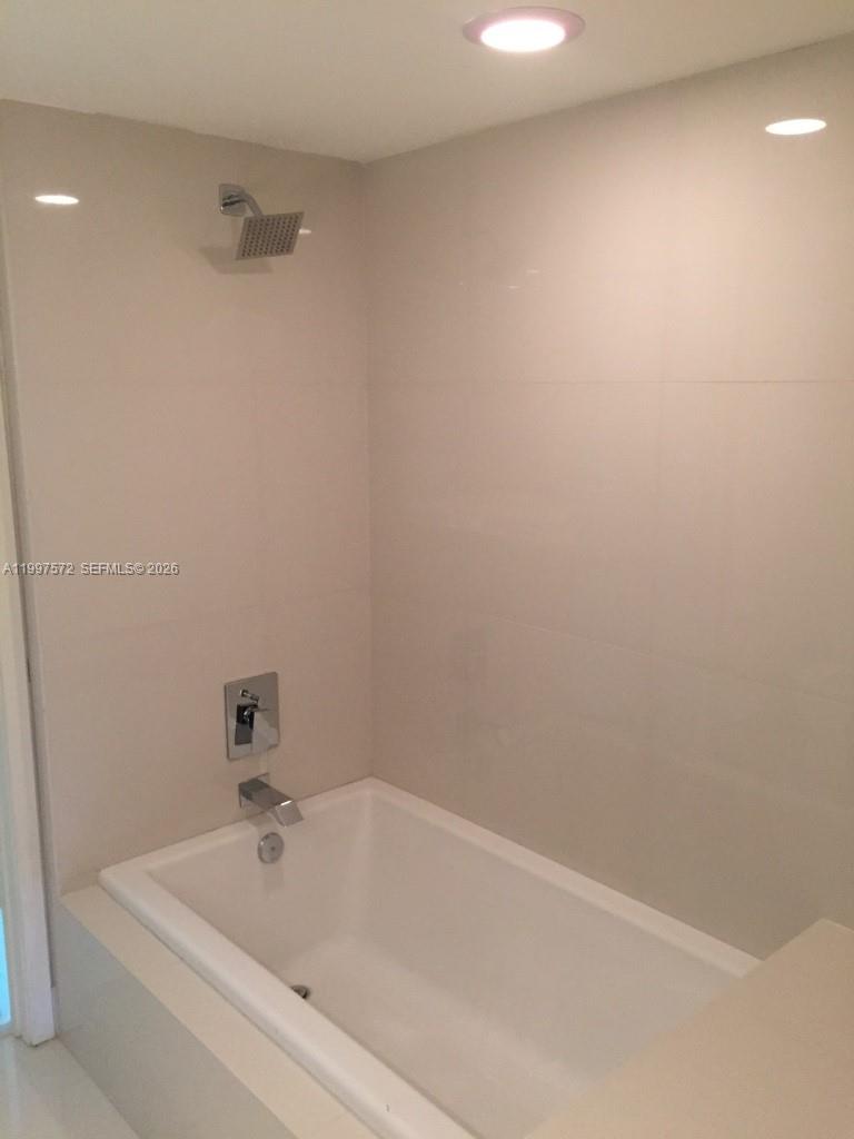 1100 S MIAMI AV #4102, Miami FL 33130