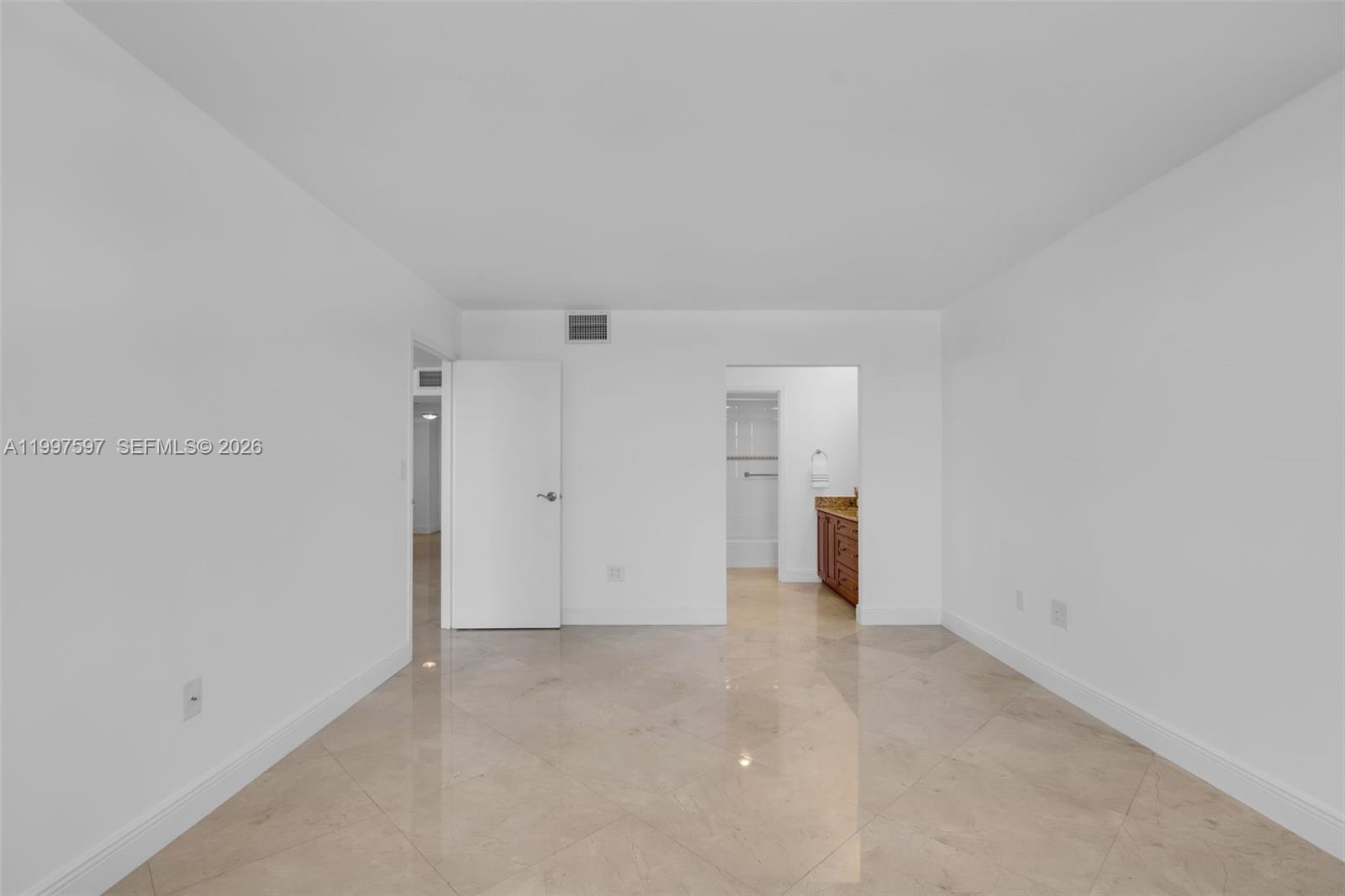 2333 Brickell Ave #1109, Miami FL 33129
