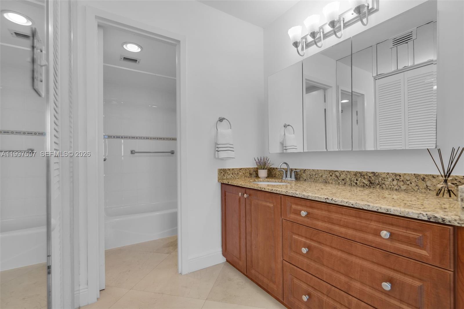 2333 Brickell Ave #1109, Miami FL 33129