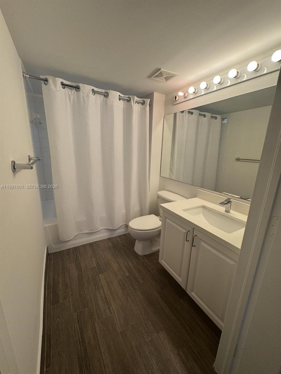 1155 Brickell Bay Dr #2908, Miami FL 33131
