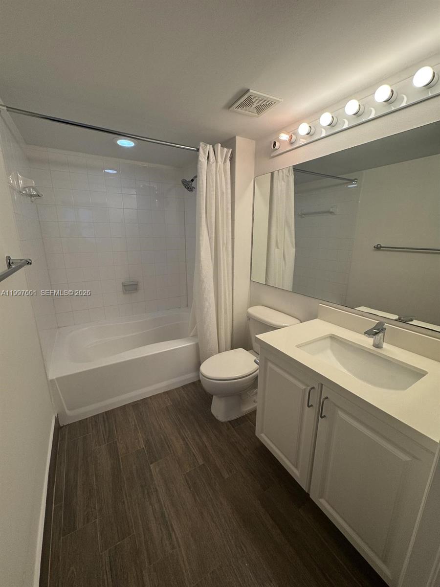 1155 Brickell Bay Dr #2908, Miami FL 33131
