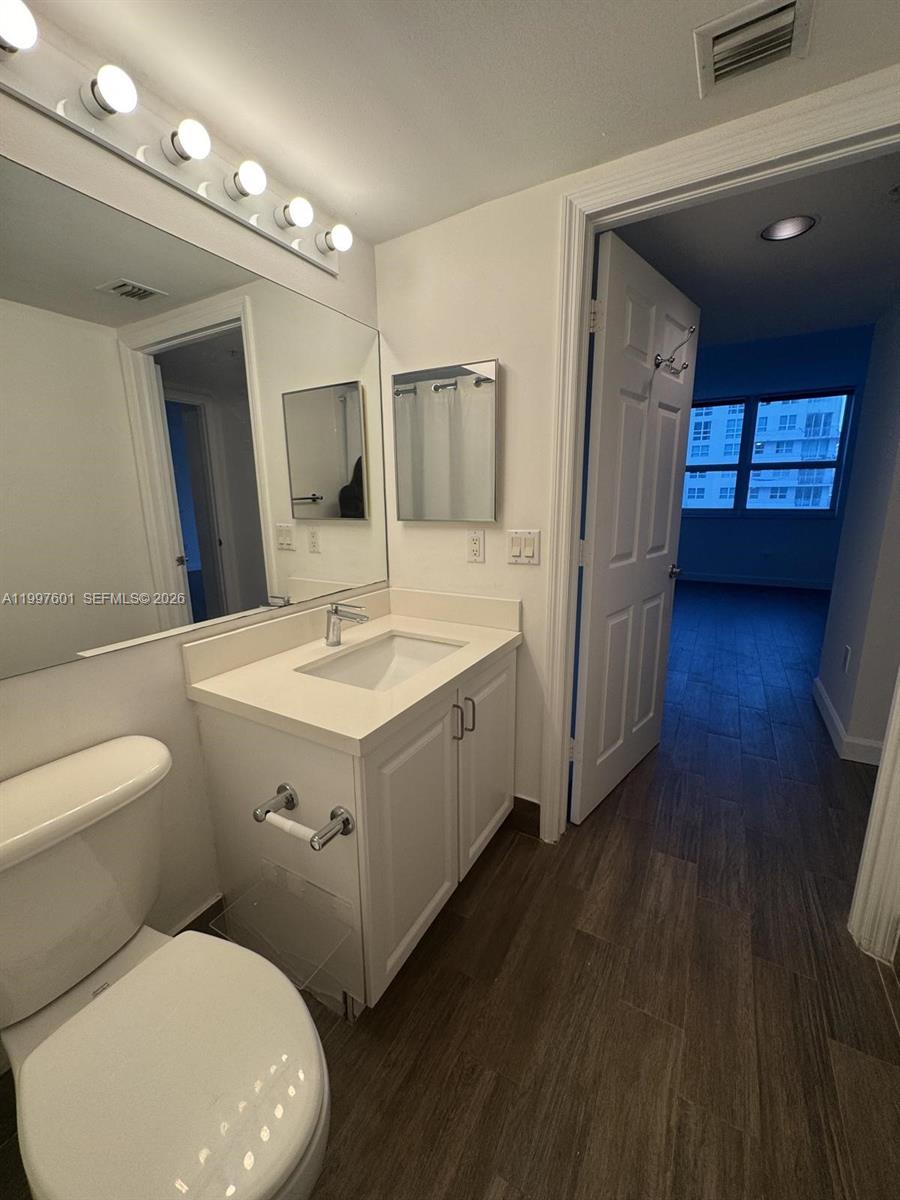 1155 Brickell Bay Dr #2908, Miami FL 33131