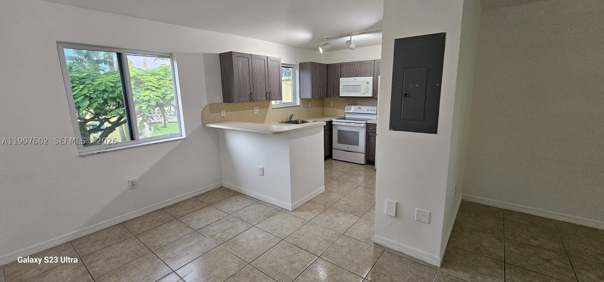 935 NE 33rd Ter #204, Homestead FL 33033