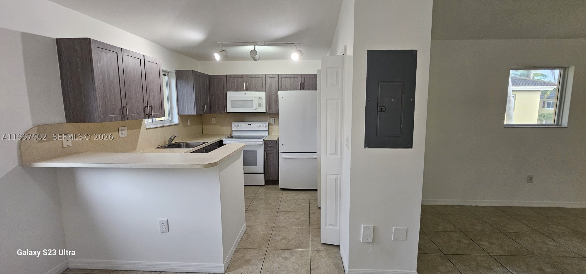 935 NE 33rd Ter #204, Homestead FL 33033