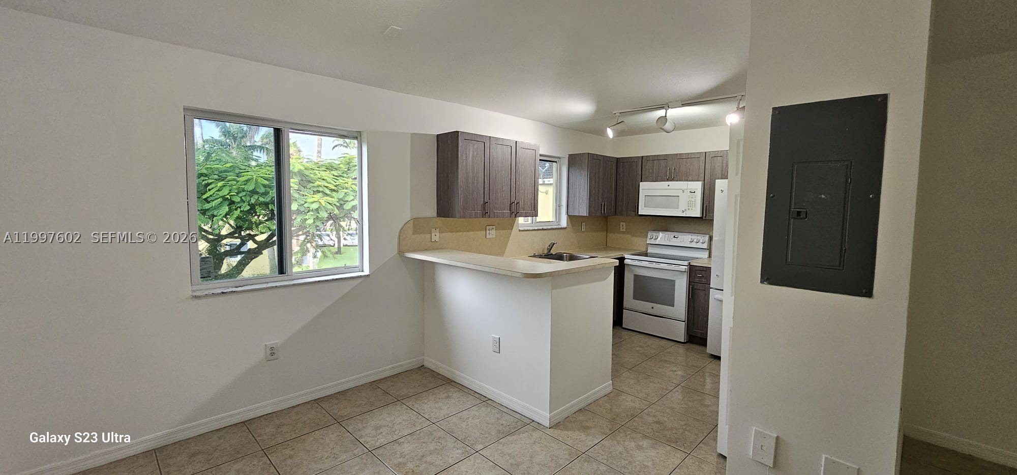 935 NE 33rd Ter #204, Homestead FL 33033