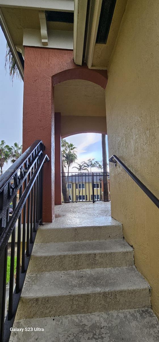 935 NE 33rd Ter #204, Homestead FL 33033
