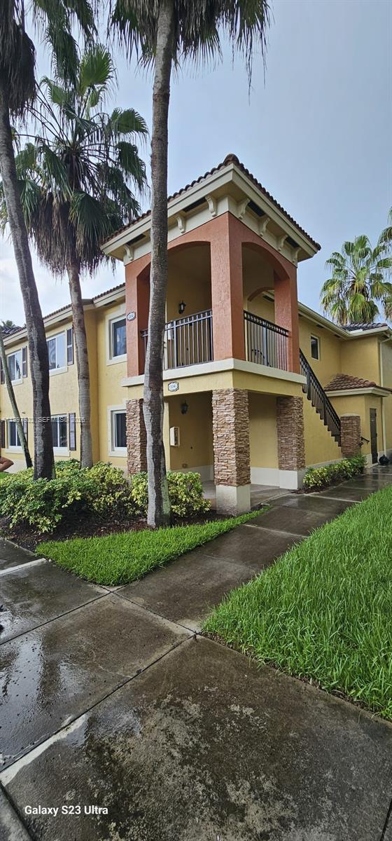 935 NE 33rd Ter #204, Homestead FL 33033