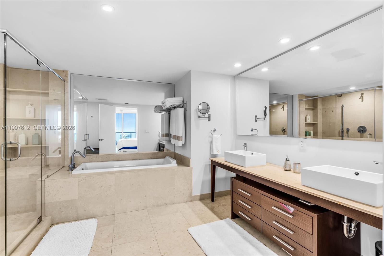 495 Brickell Ave #5301, Miami FL 33131