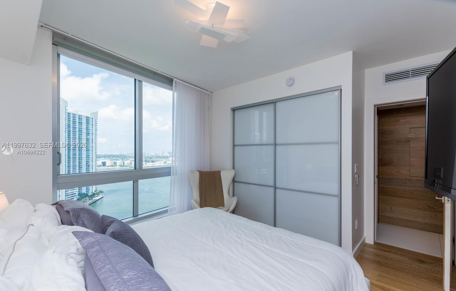465 Brickell Ave #2301, Miami FL 33131