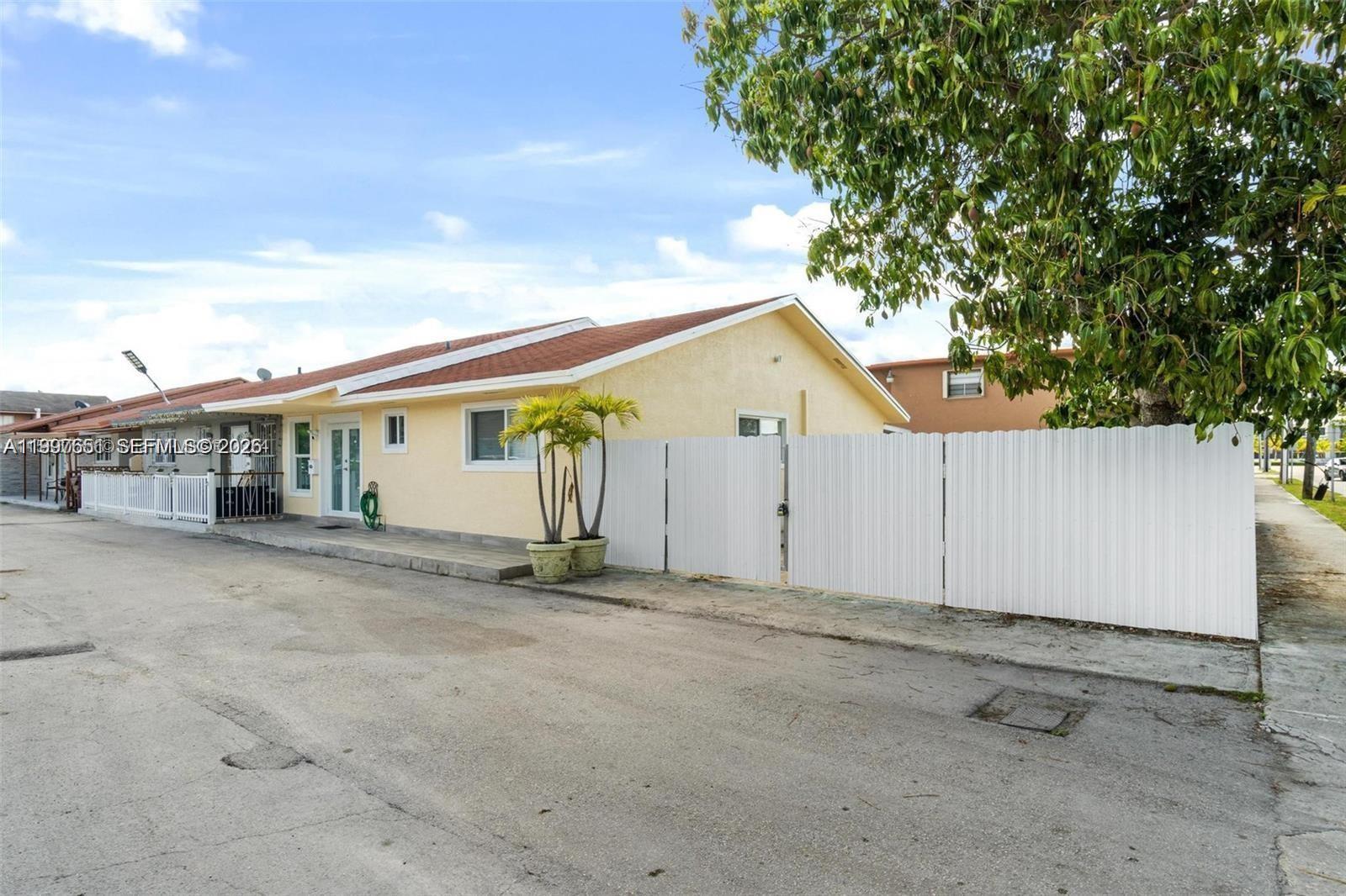 330 W 74th Pl #330, Hialeah FL 33014