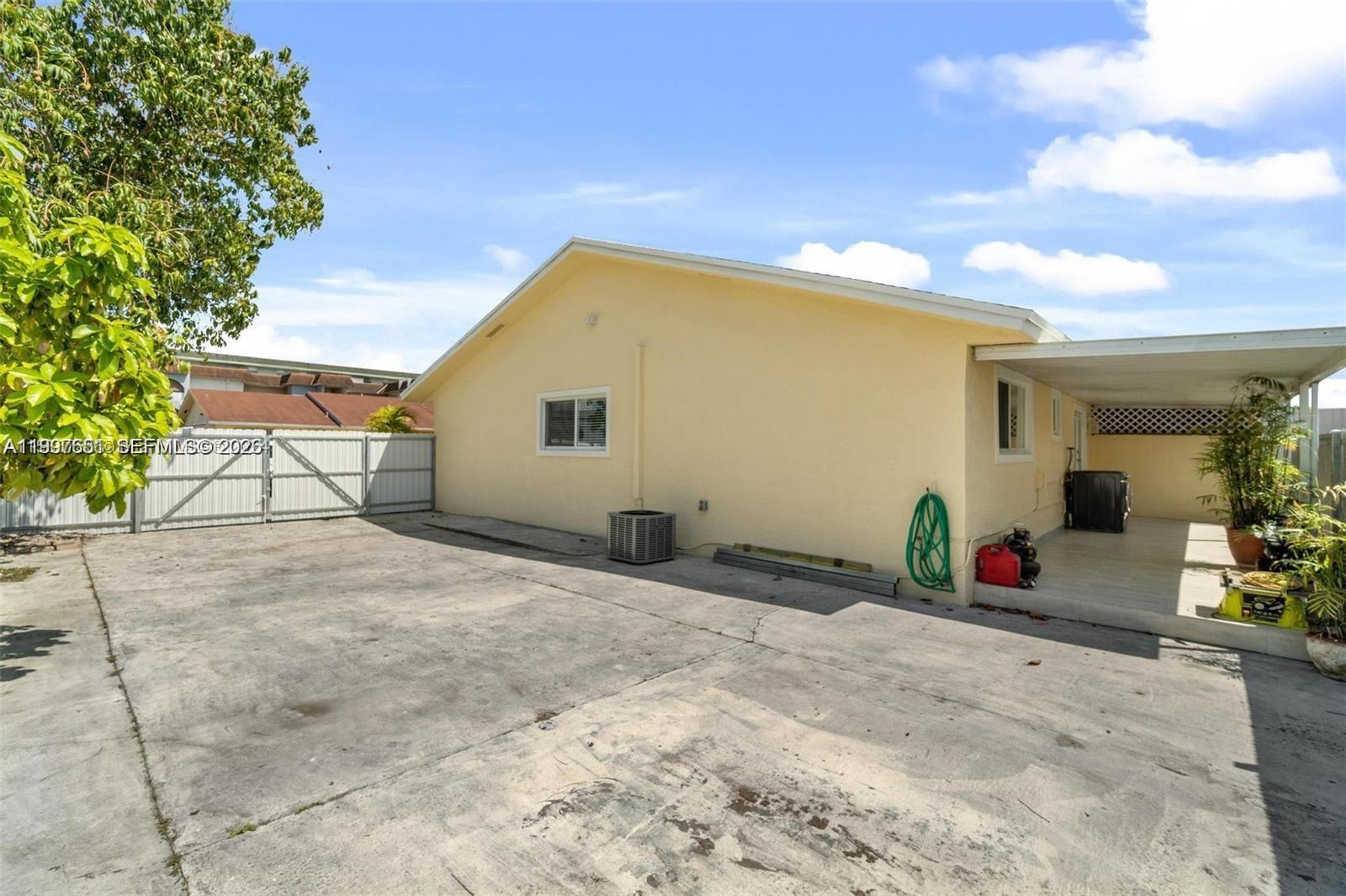330 W 74th Pl #330, Hialeah FL 33014
