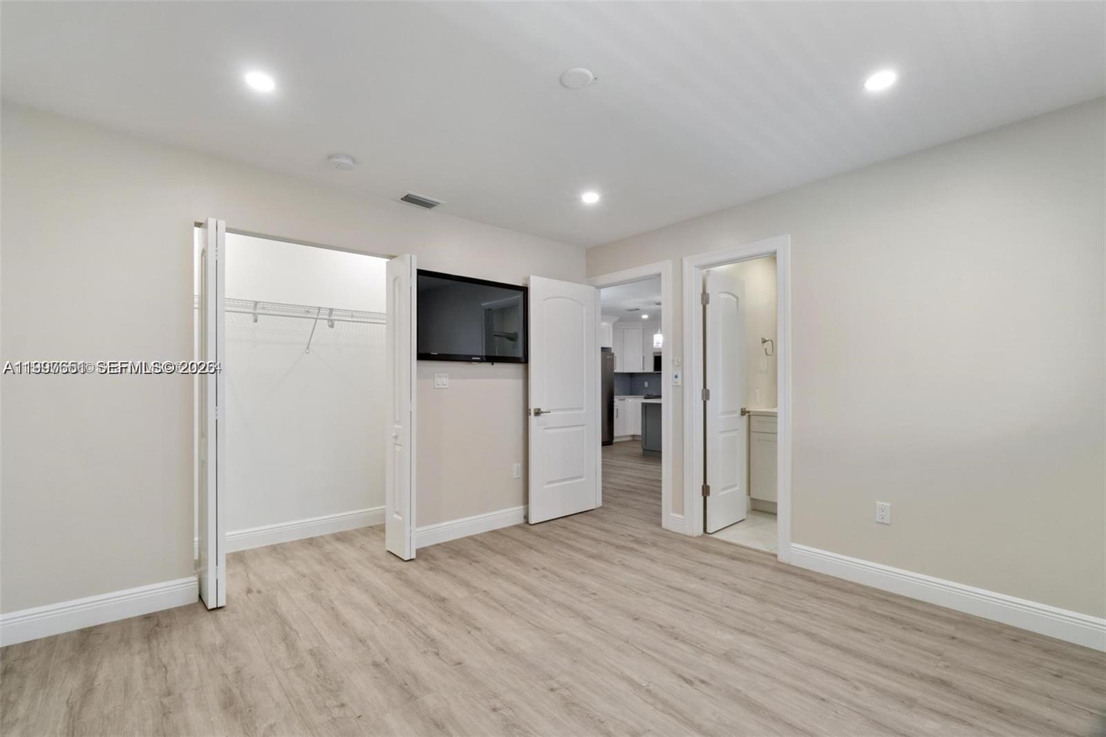 330 W 74th Pl #330, Hialeah FL 33014