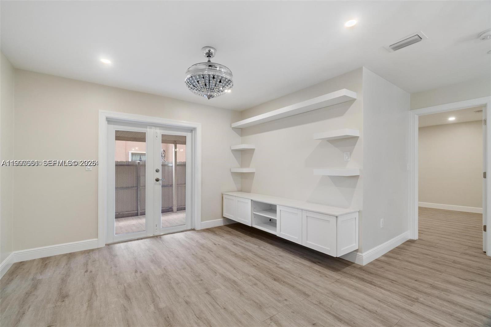 330 W 74th Pl #330, Hialeah FL 33014