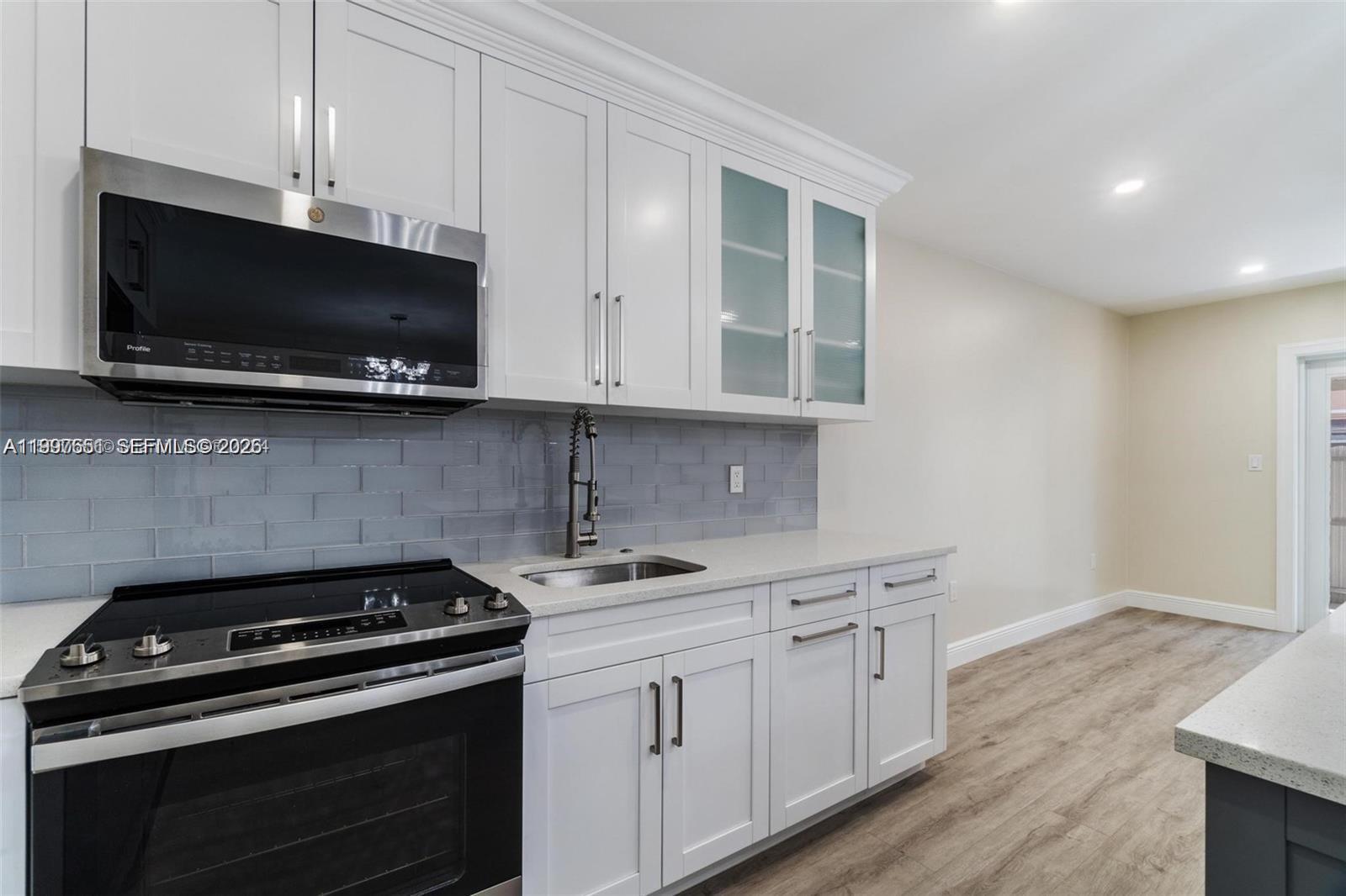 330 W 74th Pl #330, Hialeah FL 33014