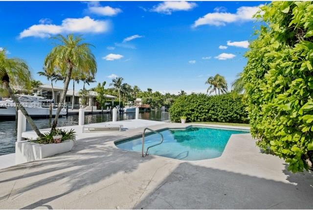 1400 NE 103rd St, Miami Shores FL 33138