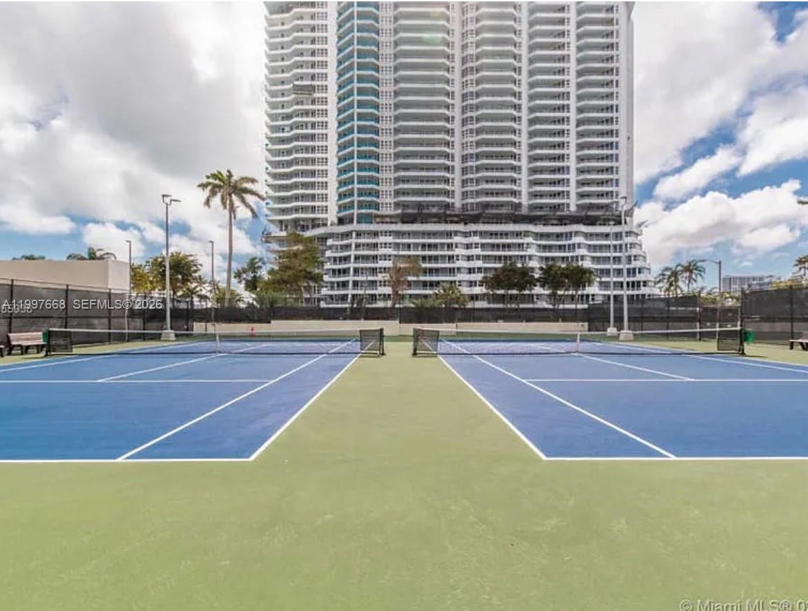 600 NE 36th St #1006, Miami FL 33137