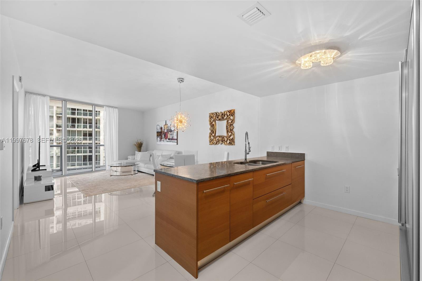 475 Brickell Ave #3711, Miami FL 33131