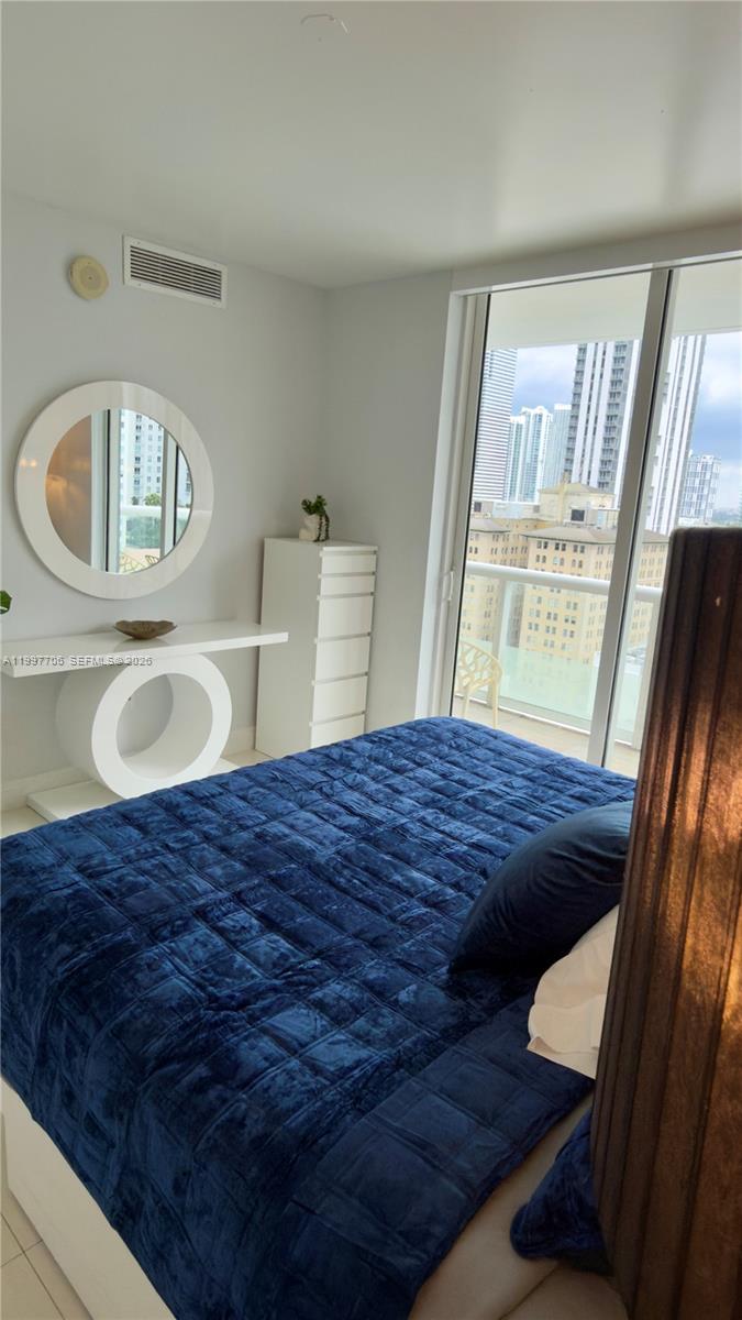 50 Biscayne Blvd #1907, Miami FL 33132