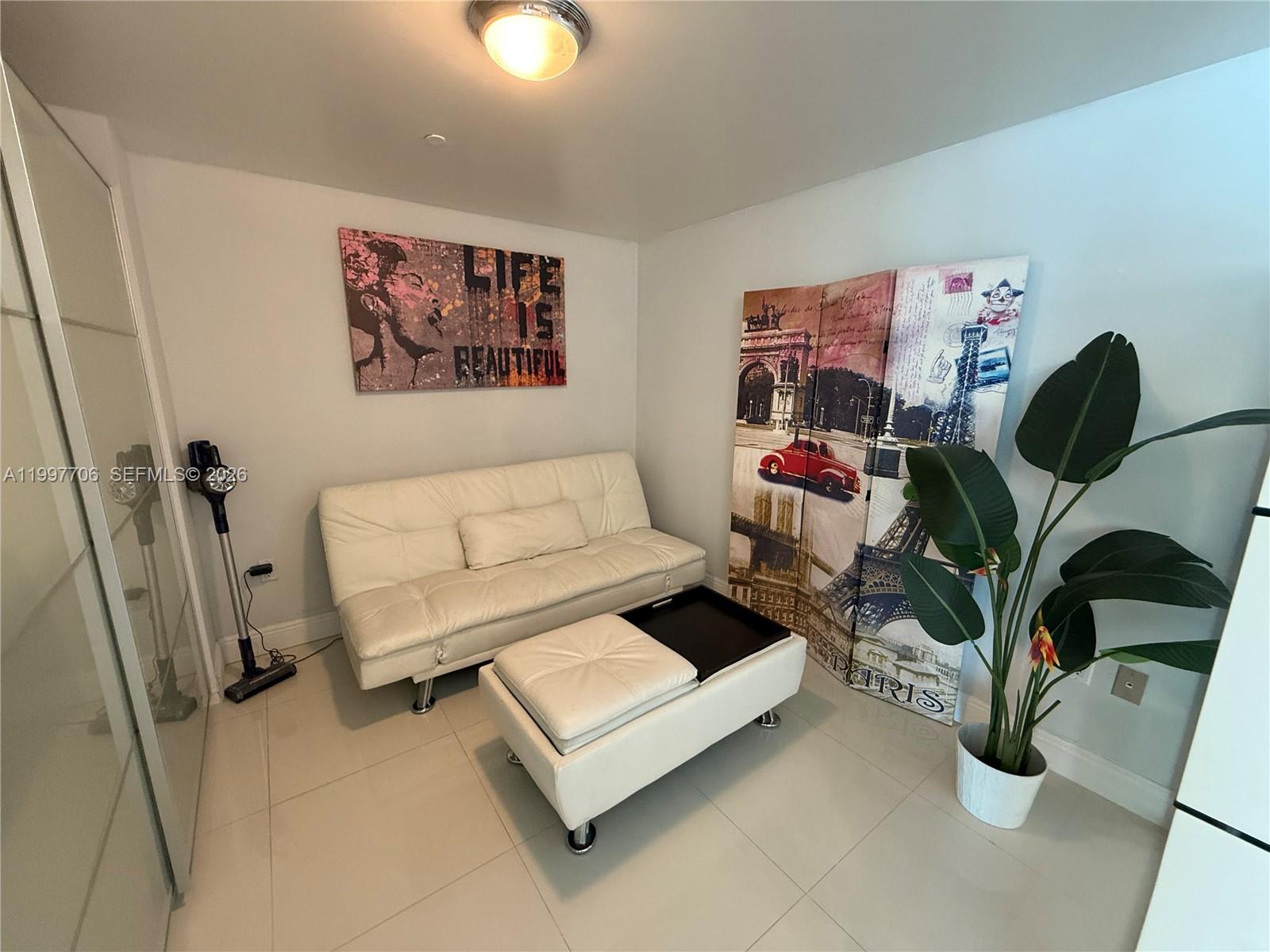 50 Biscayne Blvd #1907, Miami FL 33132