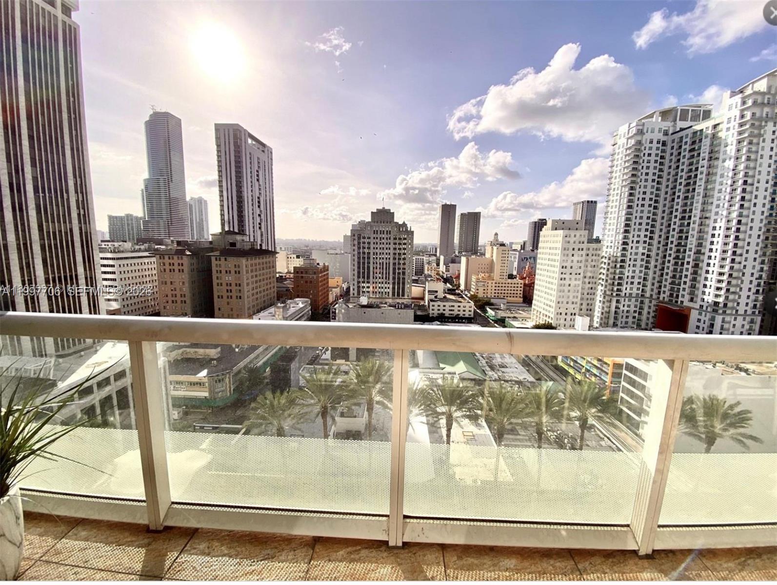 50 Biscayne Blvd #1907, Miami FL 33132