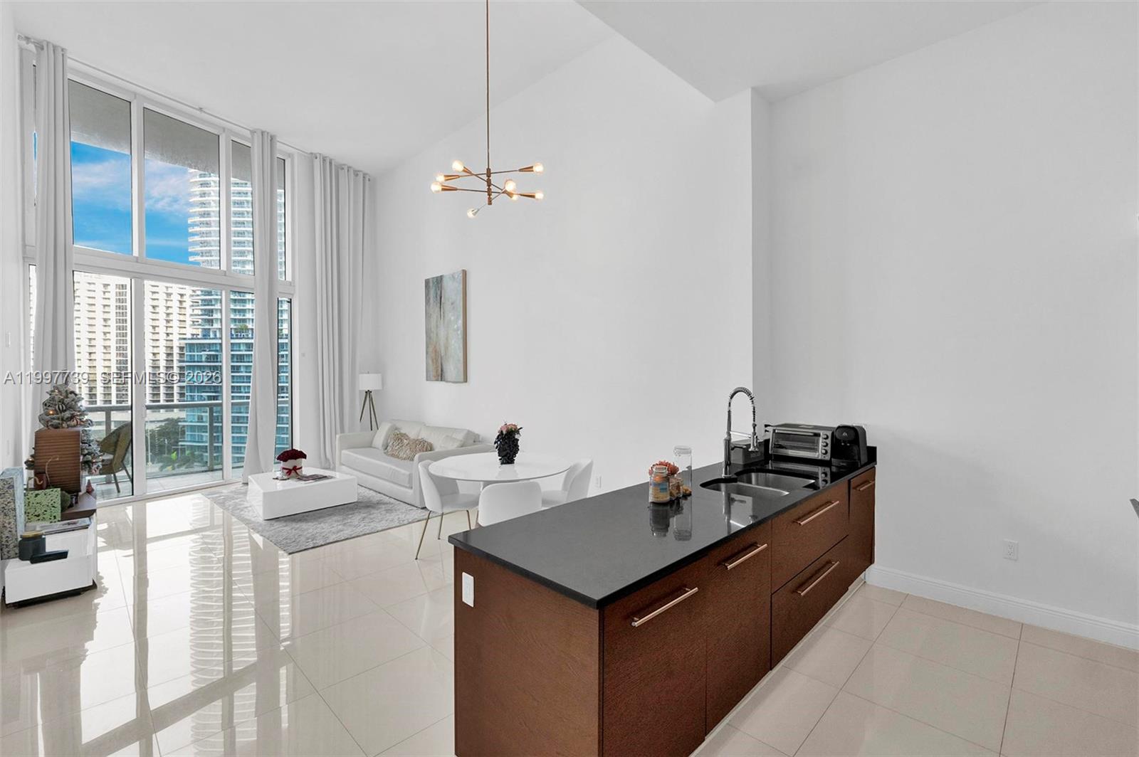465 Brickell Ave #1406, Miami FL 33131