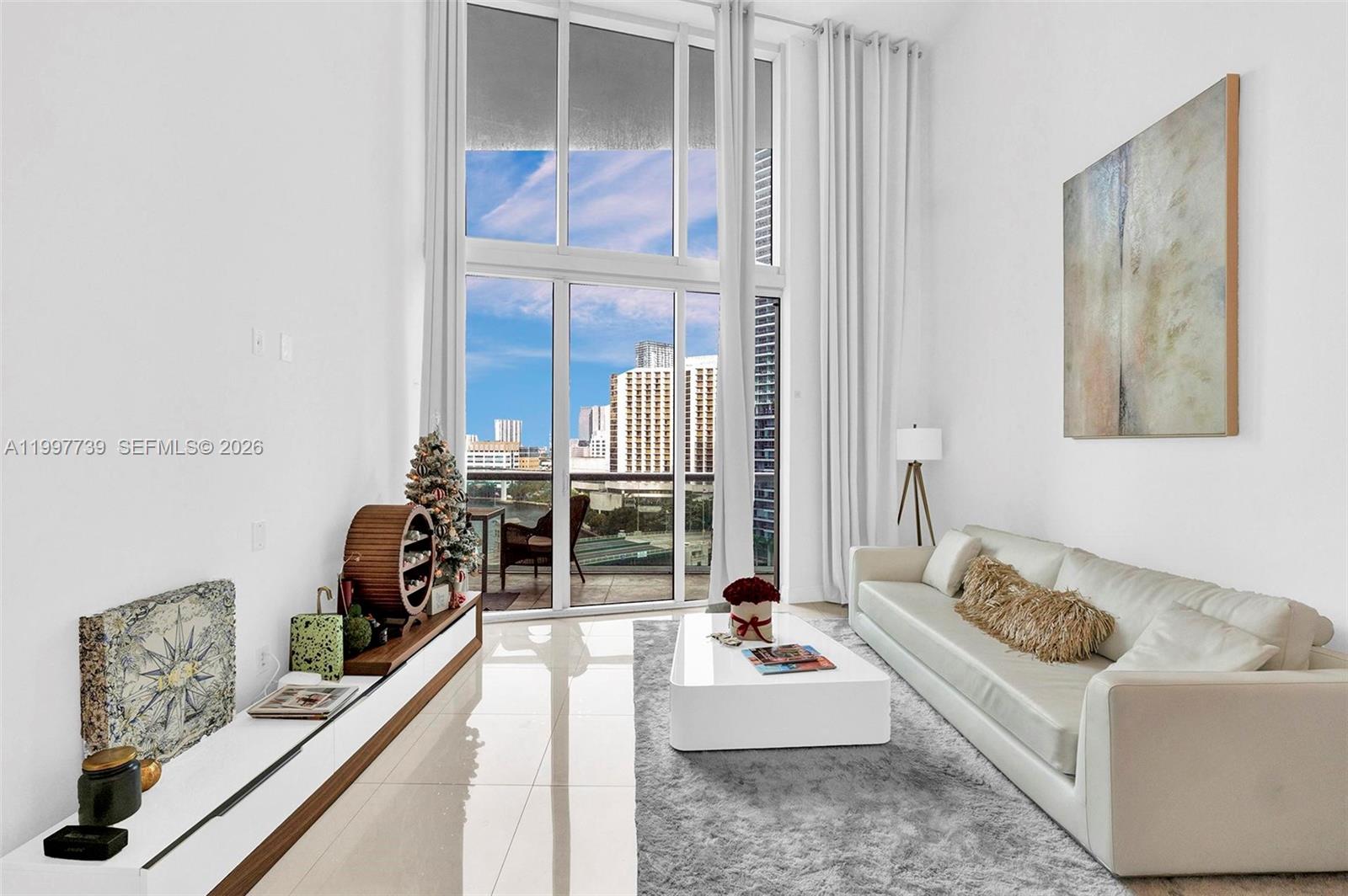 465 Brickell Ave #1406, Miami FL 33131