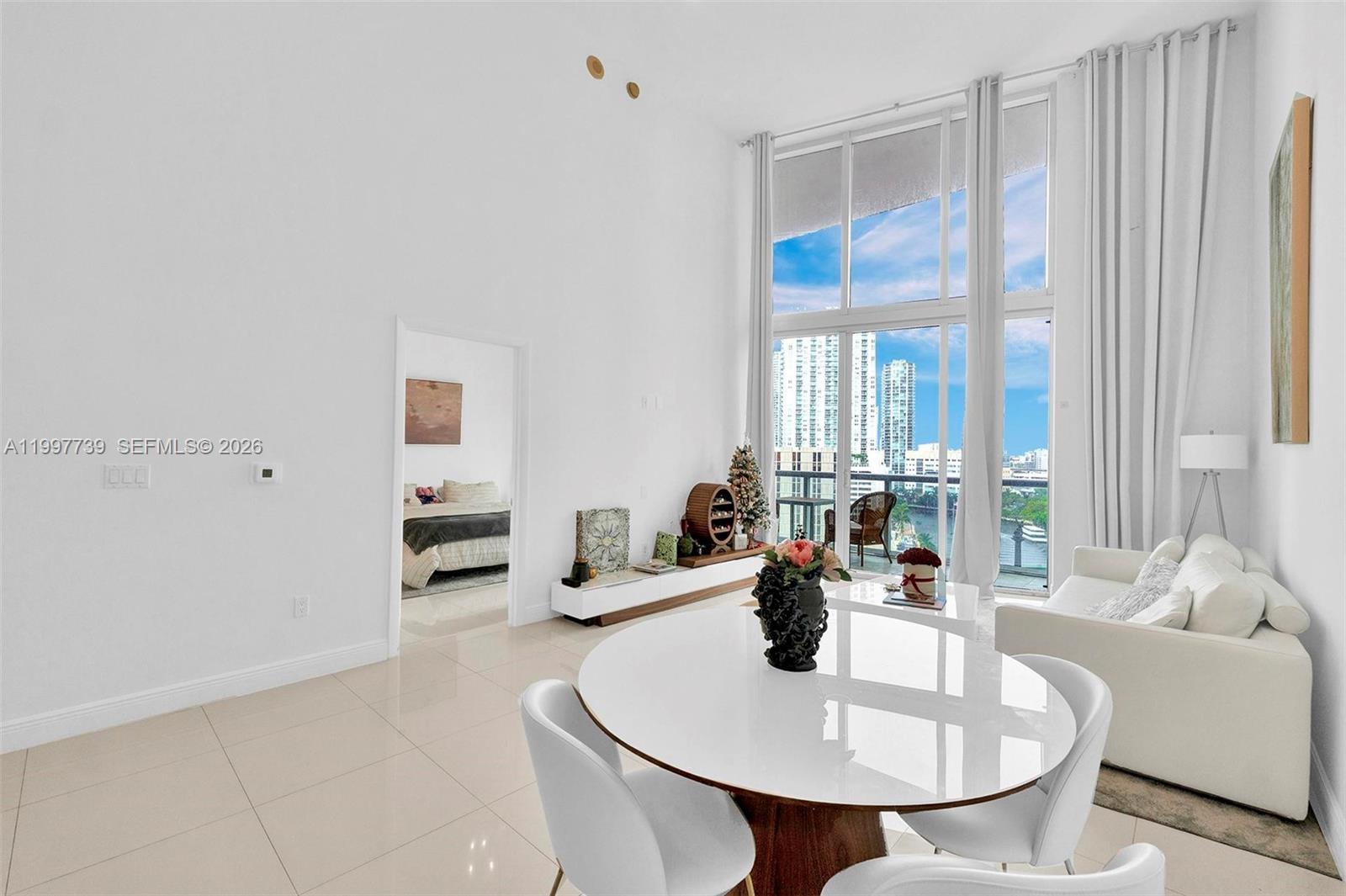 465 Brickell Ave #1406, Miami FL 33131