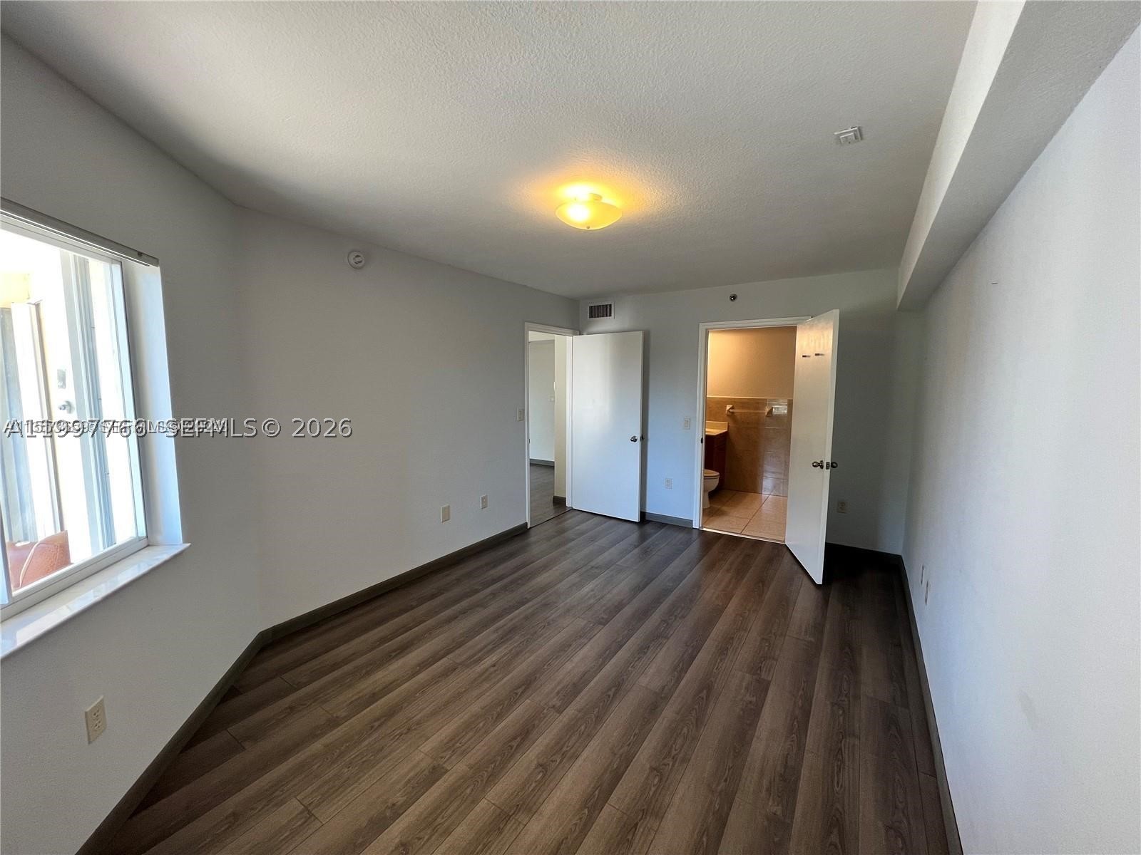 637 SW 3rd St #306, Miami FL 33130