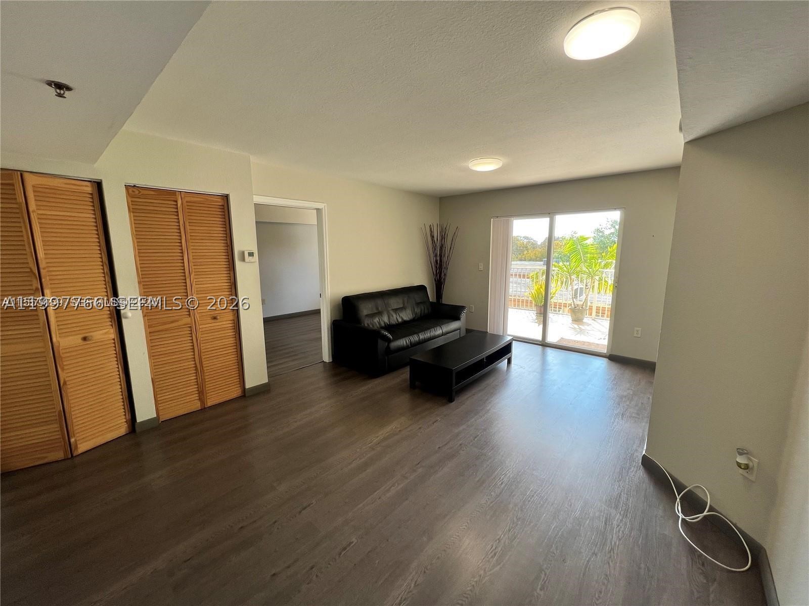 637 SW 3rd St #306, Miami FL 33130