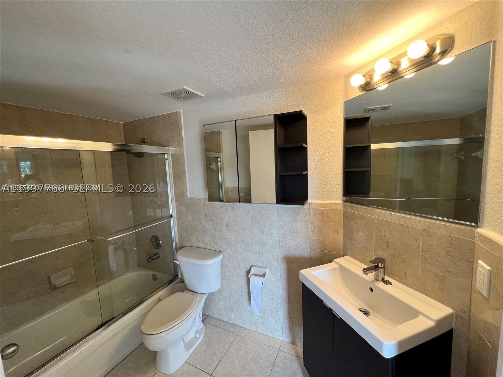 637 SW 3rd St #306, Miami FL 33130