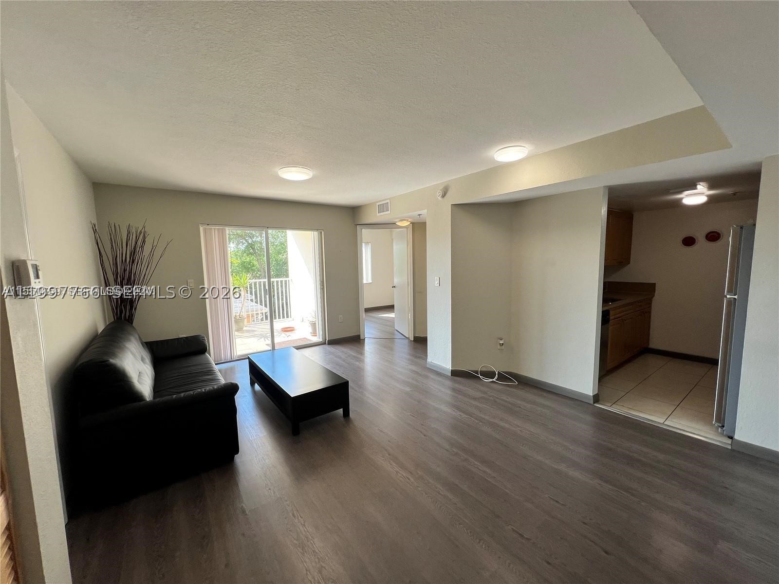 637 SW 3rd St #306, Miami FL 33130