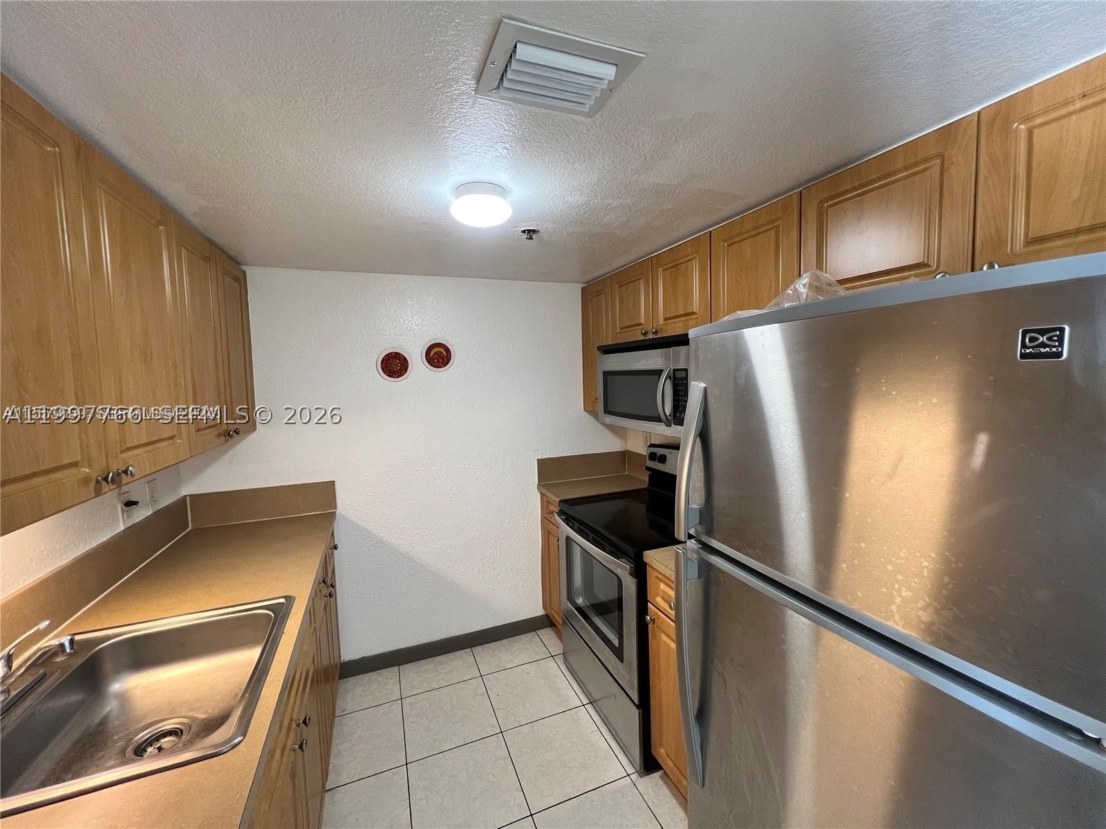 637 SW 3rd St #306, Miami FL 33130