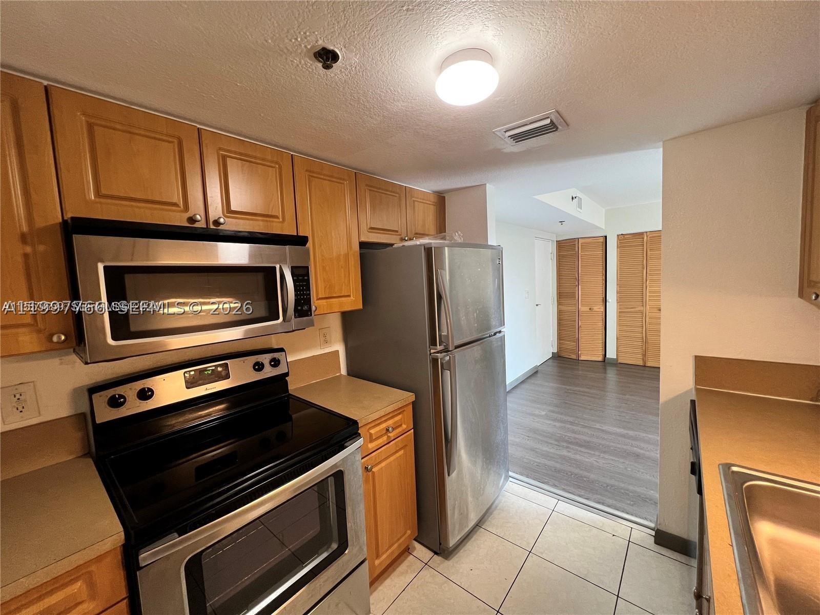 637 SW 3rd St #306, Miami FL 33130