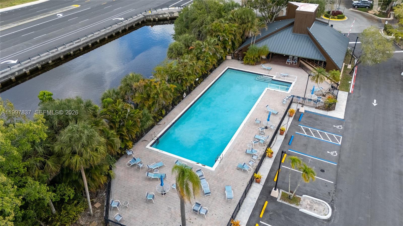 101 SW 96th Ter #101, Plantation FL 33324