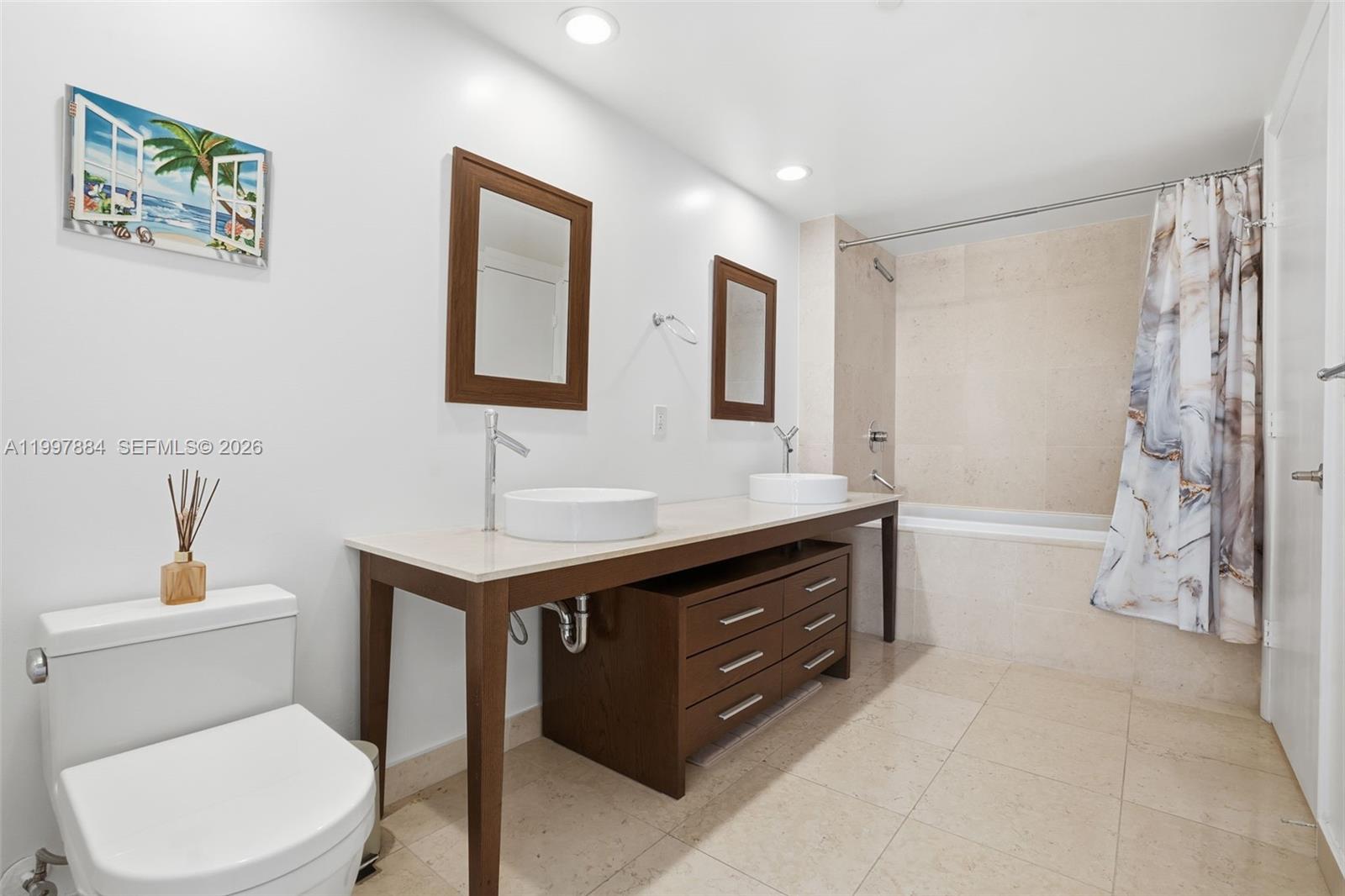 495 Brickell Ave #2807, Miami FL 33131