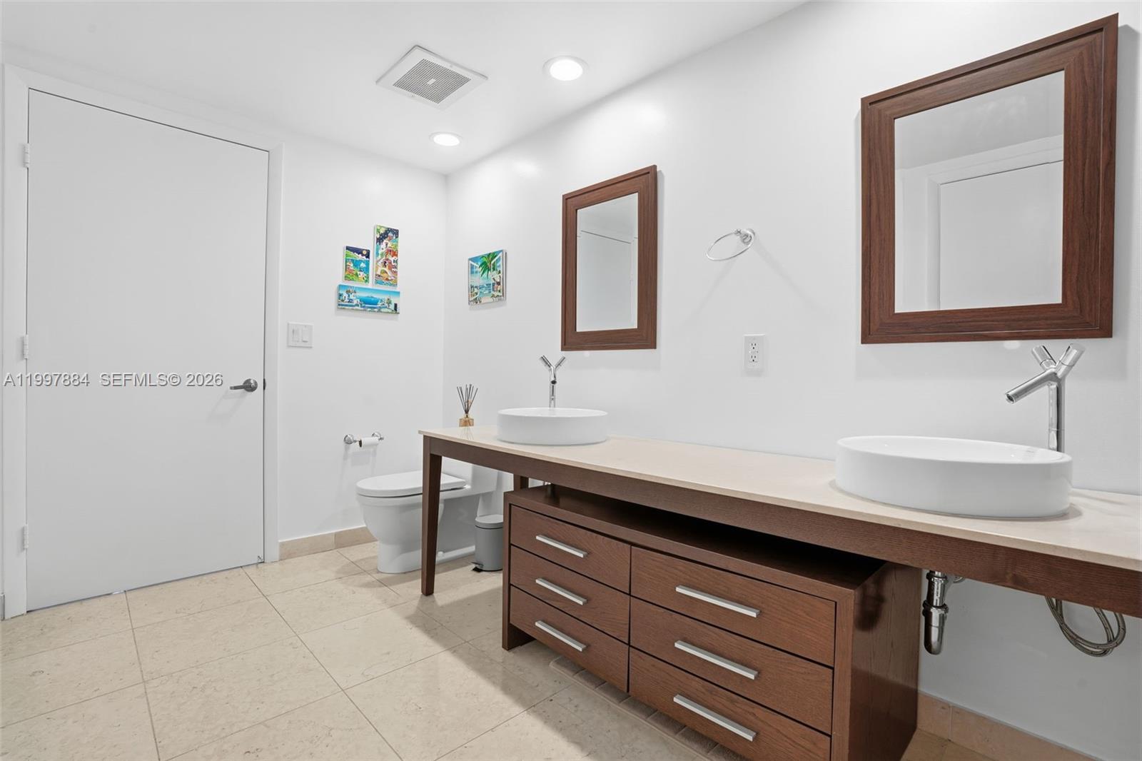 495 Brickell Ave #2807, Miami FL 33131