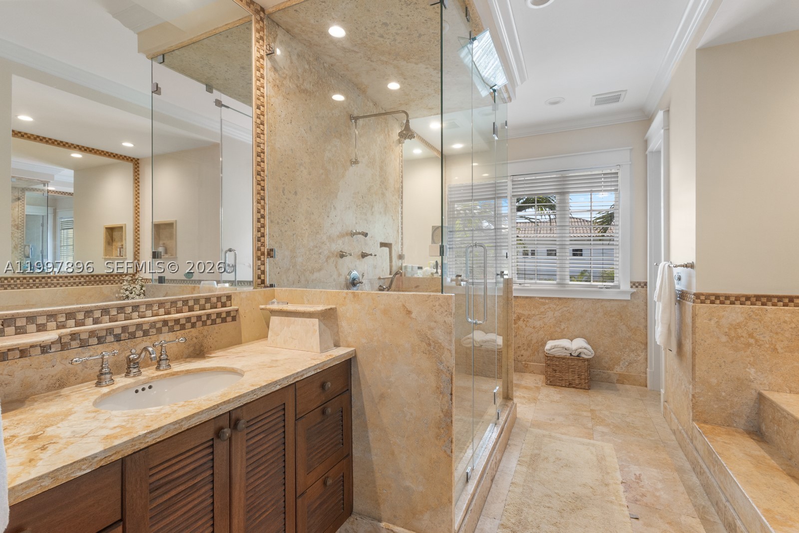 685 Harbor Ln, Key Biscayne FL 33149