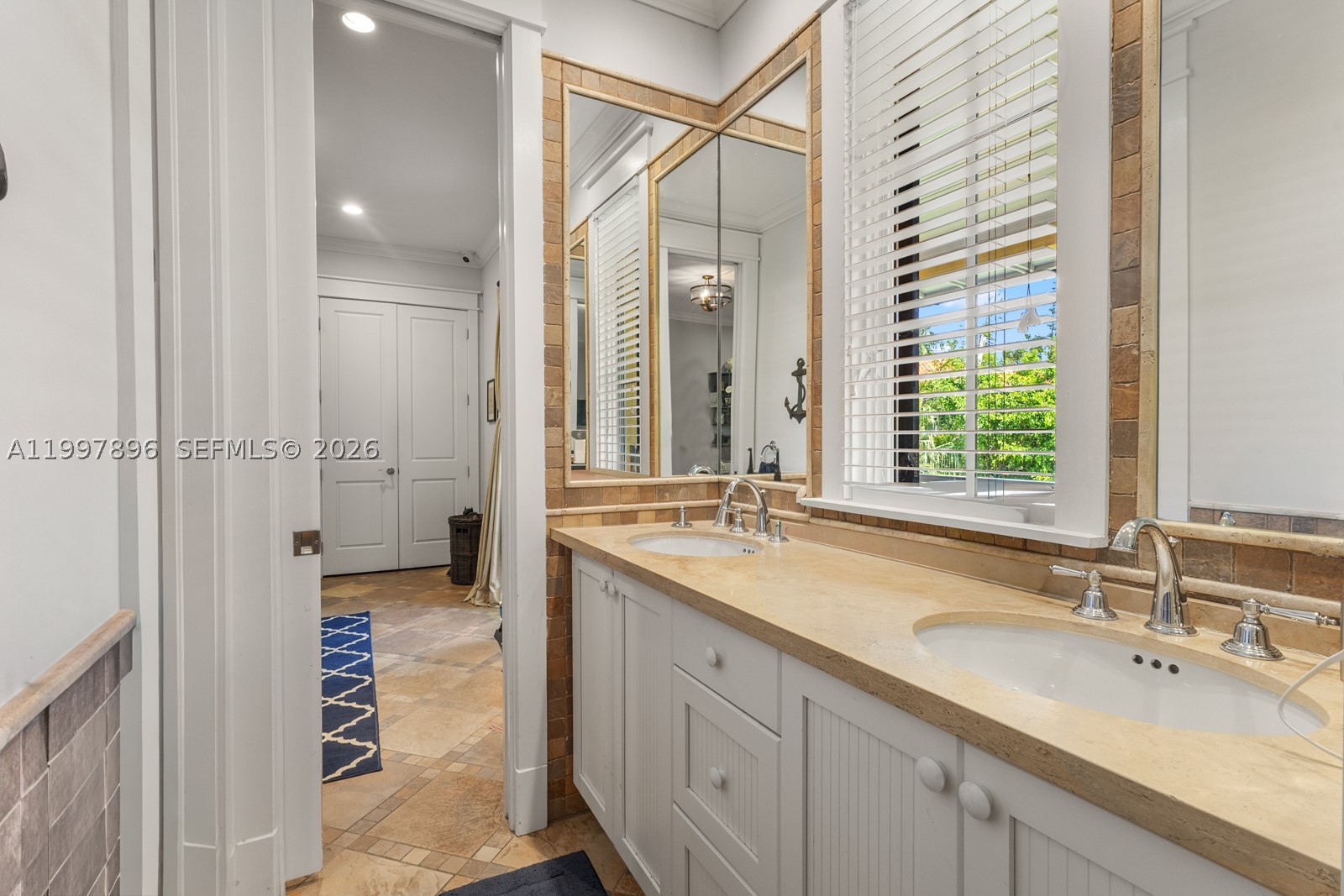 685 Harbor Ln, Key Biscayne FL 33149
