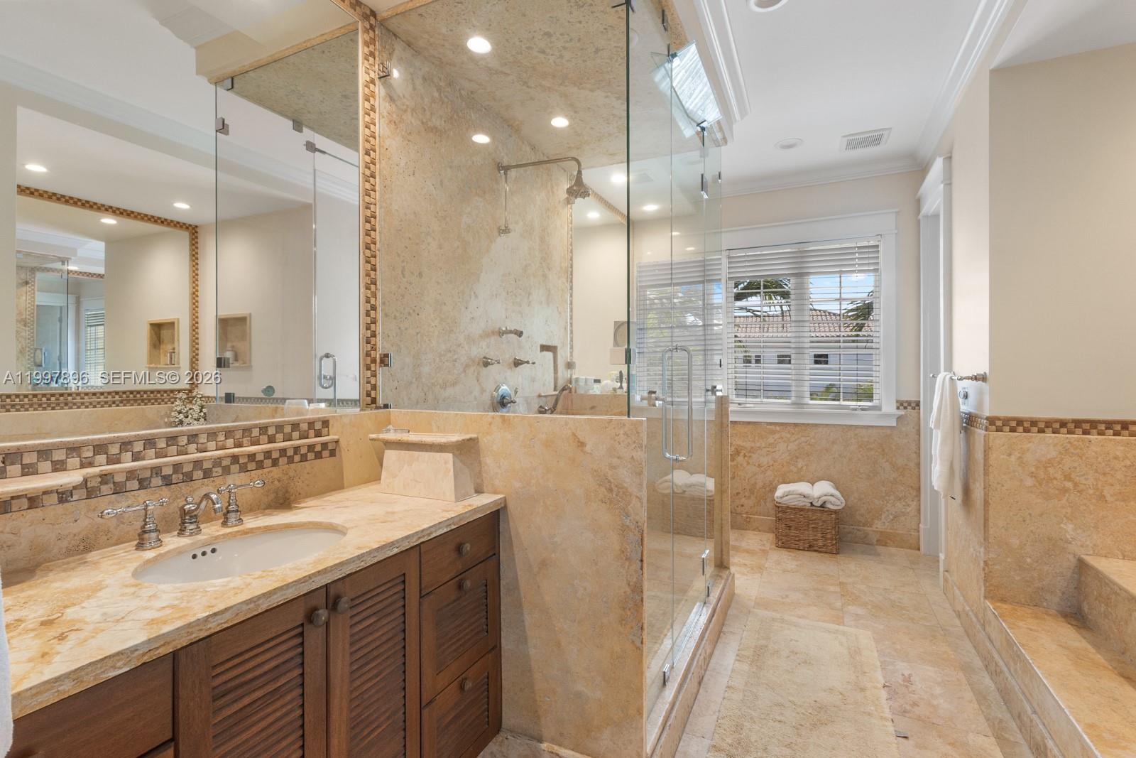 685 Harbor Ln, Key Biscayne FL 33149