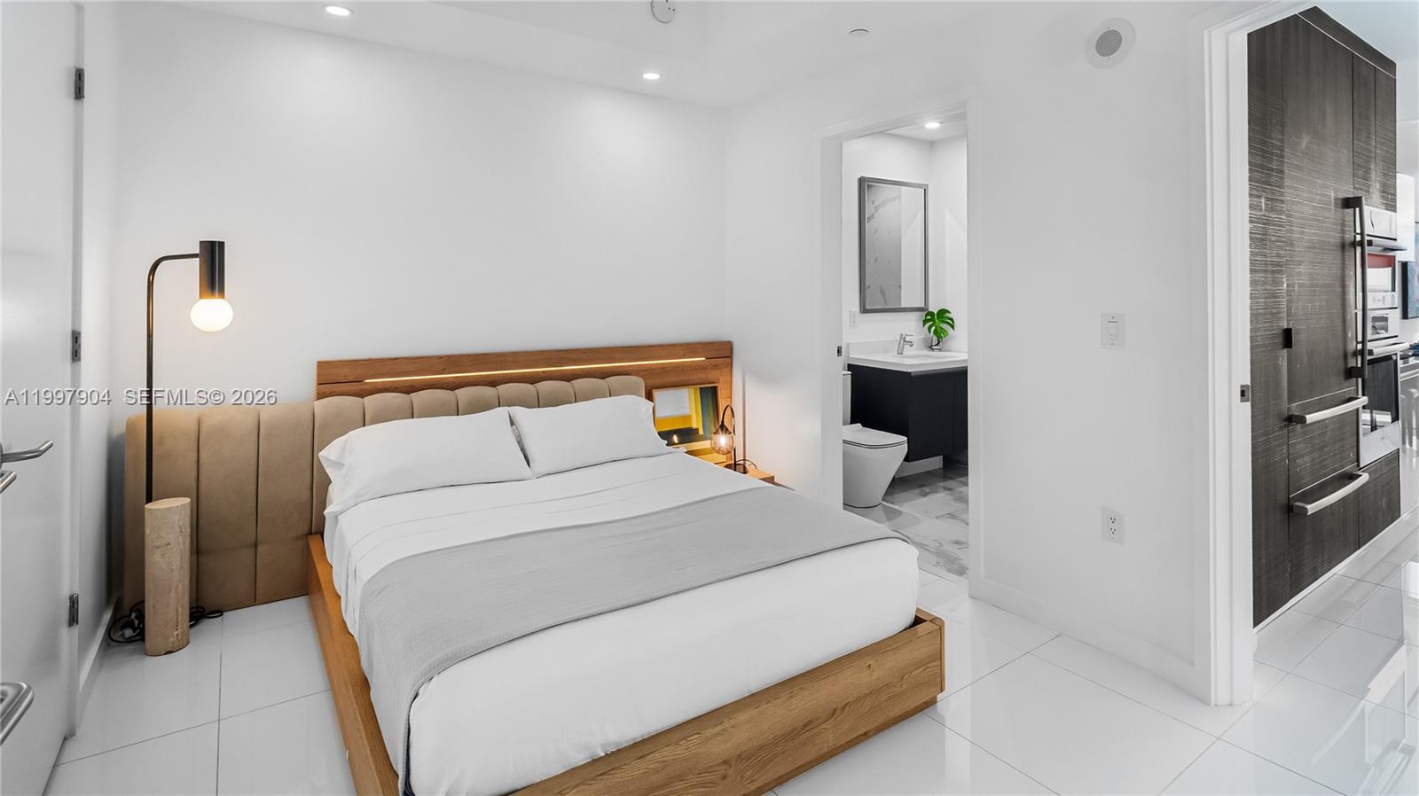 851 NE 1st Ave #1606, Miami FL 33132