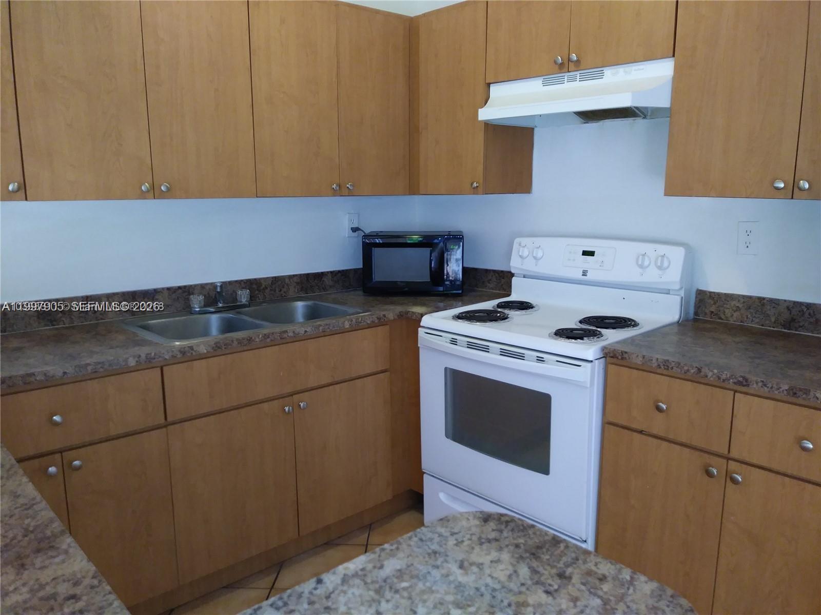 North Miami FL 33161 - A11997905