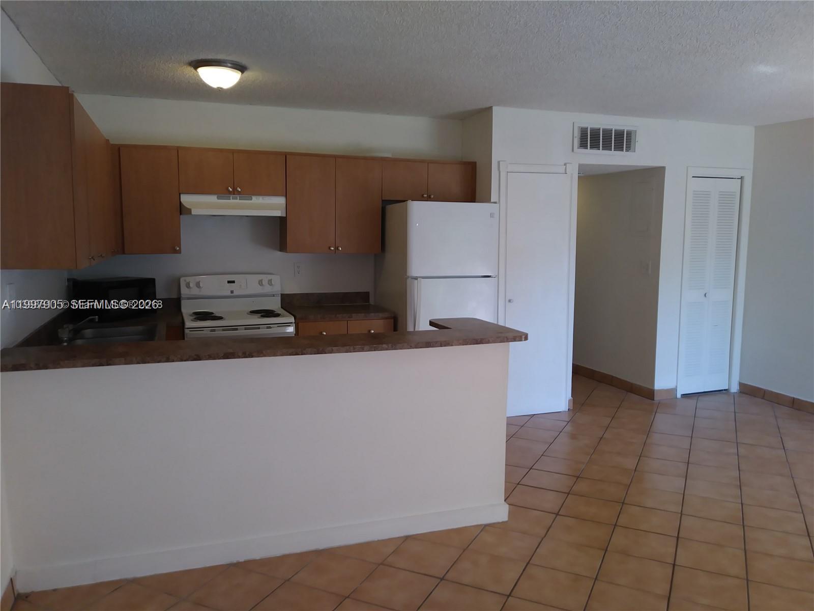 North Miami FL 33161 - A11997905