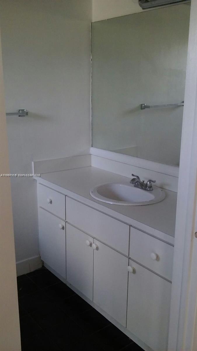 North Miami FL 33161 - A11997905