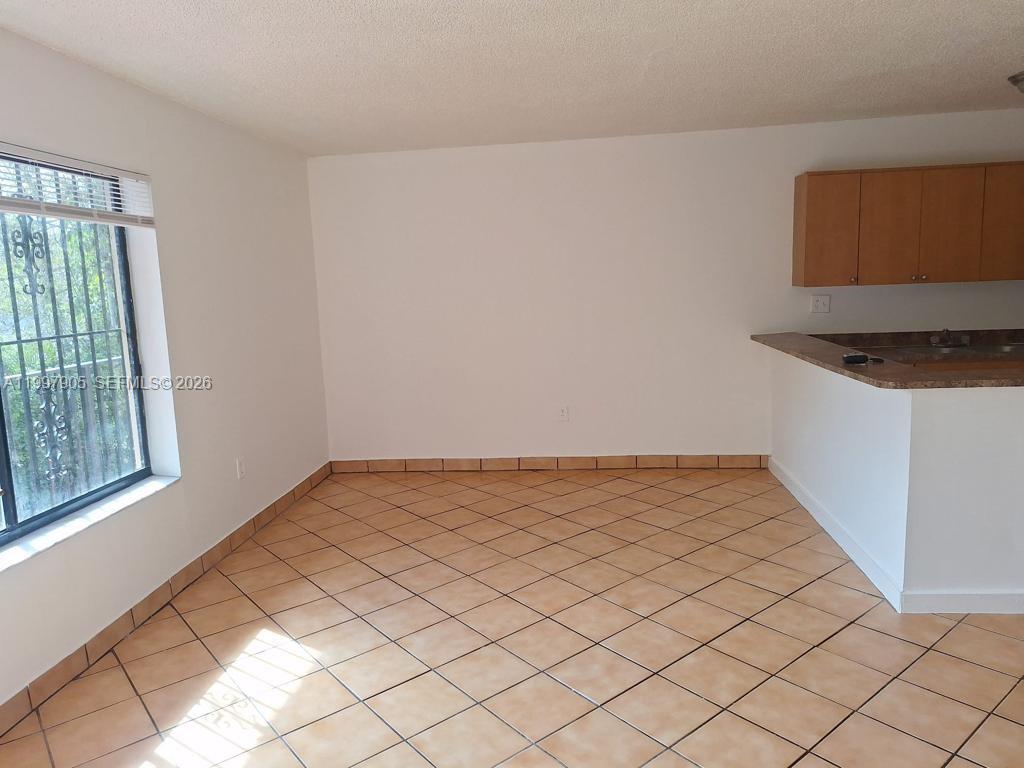 North Miami FL 33161 - A11997905