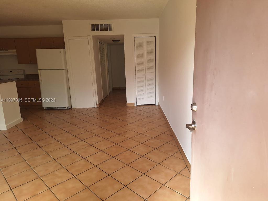 North Miami FL 33161 - A11997905