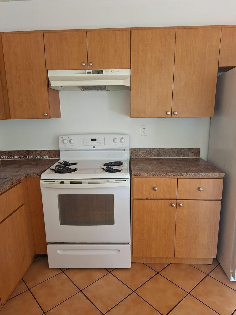 North Miami FL 33161 - A11997905