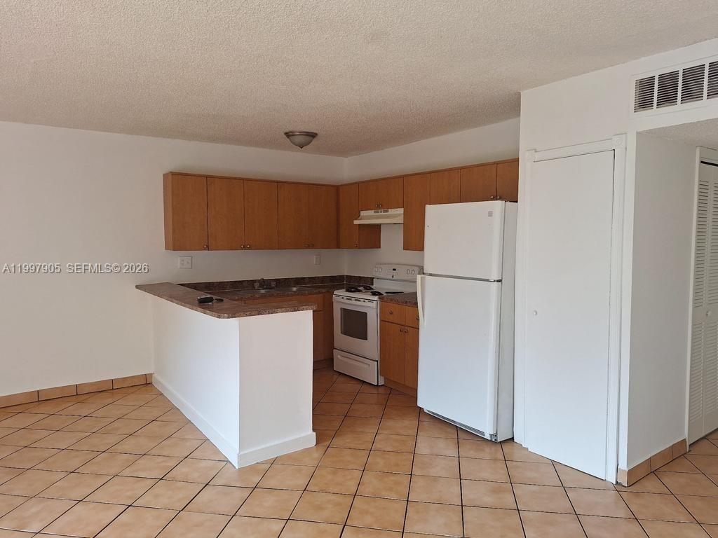 North Miami FL 33161 - A11997905