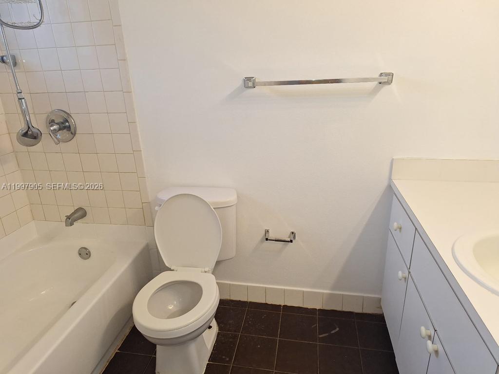 North Miami FL 33161 - A11997905