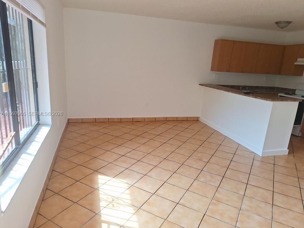 North Miami FL 33161 - A11997905
