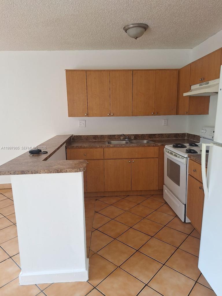 North Miami FL 33161 - A11997905